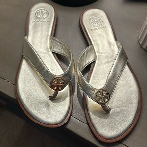 Tory Burch thong leather sandals size 7